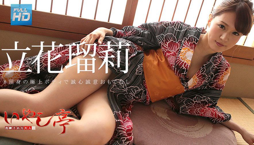 大陆AV剧情：巧遇闺女家教登门勾引其啪啪口爆